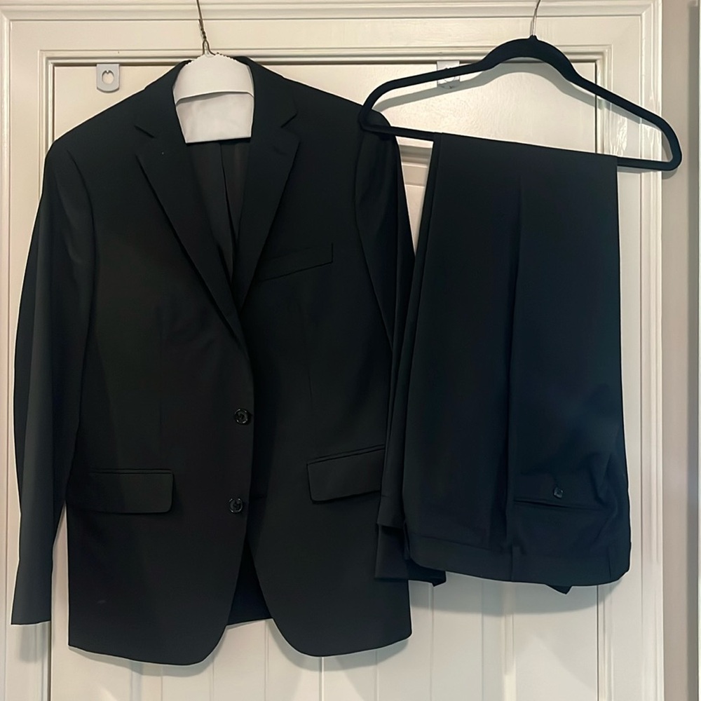 40R slim fit Black Suit from Kohl’s pants 32x34